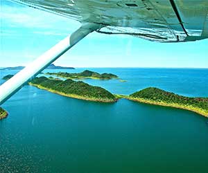 ○○島飛行遊覧の風景